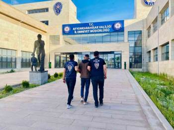 Bilişim Sistemleri Üzerinden Hırsızlık Yapan Şahsı Polis Yakaladı
