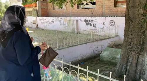 Bin 800 yıllık türbeye çirkin saldırı!