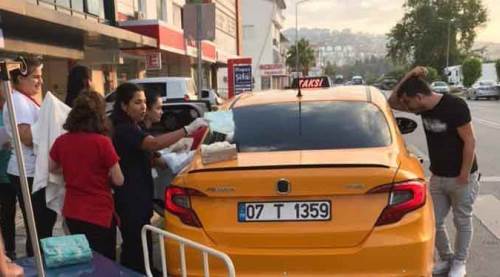 Bindiği takside doğum yaptı!