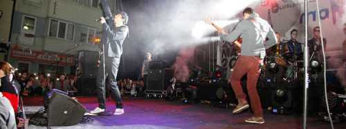 BİNLERCE KİŞİ MANGA İLE COŞTU