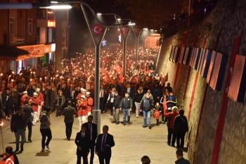 Binlerce Kişi Sokaklara Döküldü
