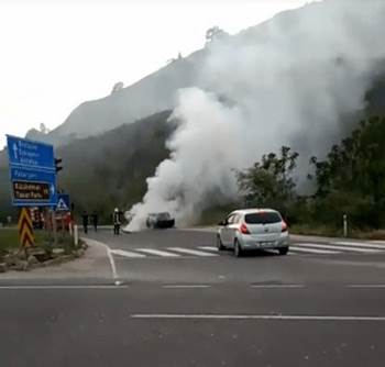 Bir Anda Alevler Yükseldi
