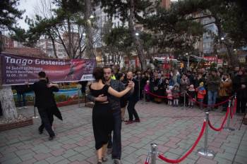 Bir Anda Ortaya Çıktılar, Vatandaşlar Şaşkınlıklarını Gizleyemedi
