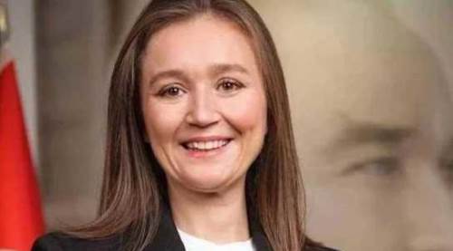 Bir kadına iftira atarak siyaset mi olur?