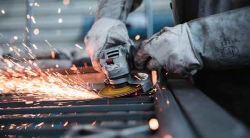 Bir yılda 12 kez rapor aldı, işinden oldu