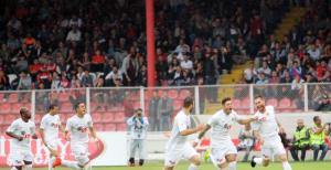 Biraz olsun gülelim