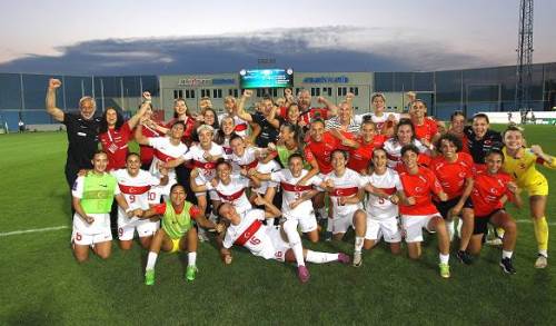 Birgül gurur yaşıyor