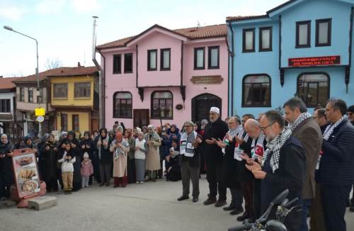 Birlik Vakfı'nın Filistin için düzenlediği kermes büyük ilgi gördü