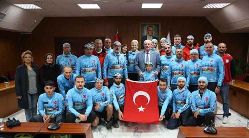Bisikletçiler Kazım Kurt ile buluştu