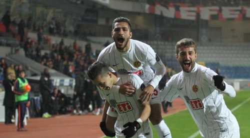 BİZ BU TABLOYU BOZARIZ