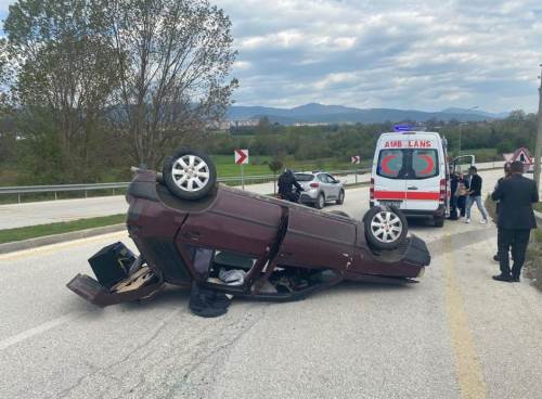 Bolu’da mucizevi kurtuluş: Takla atan araçtan sağ çıktı