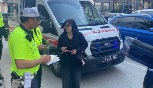 Bolu’da otomobil ve motosiklet çarpıştı: 2 çocuk yaralı