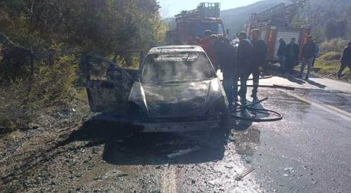 Bolu’da seyir halindeki otomobil alev alev yandı!