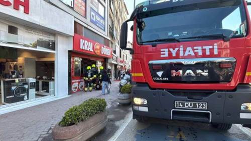 Bolu’da tavuk döner dükkanında yangın çıktı