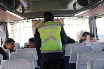 Bolvadin’De Jandarmadan Okul Servis Sürücülerine Yönelik Denetim
