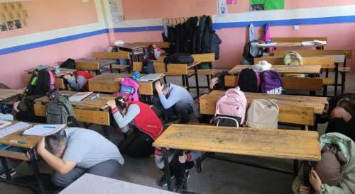 Bolvadin’de okullarda deprem ve tahliye tatbikatları yapıldı