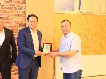 Bolvadin’De Tayini Çıkan Polislere Veda Yemeği Verildi
