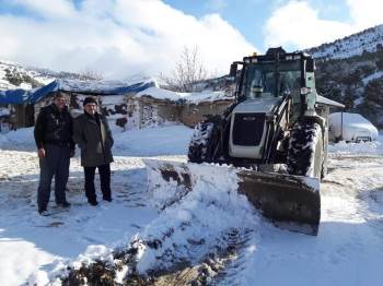 Bolvadin’E Mevsimin İlk Karı Yağdı
