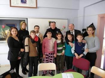 Bolvadin İlçe Emniyet Müdürü Ahmet Gürfidan Engelli Bireylerle Bir Araya Geldi
