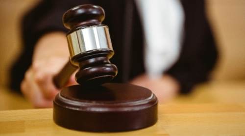 Boş çikolata kutusunu aldı, tazminatsız kovuldu