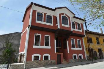 Bozüyük Belediye Tiyatro Ekibi Sanatevi’Nde İlk Misafirleriyle Buluşuyor
