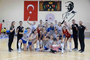 Bozüyük Belediyesi Eğitim Ve Spor Kulübü Voleybol Takımı, Yarı Finale Yükseldi
