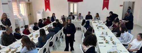 Bozüyük Kaymakamı Helvacı çocuklarla aynı sofrada buluştu