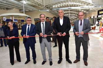 Bozüyük’Te 23 Nisan Tipografi Afiş Sergisi Düzenlendi
