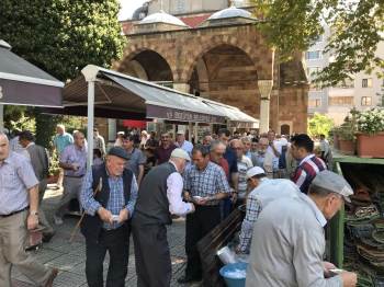 Bozüyük’Te 3 Bin Kişiye Aşure
