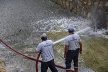 Bozüyük’Te Kanal Temizliği Yapıldı
