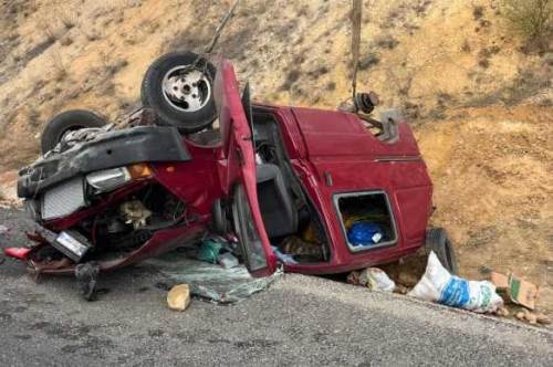 Bozüyük’te kaza: Kamyonet devrildi, 2 kişi yaralandı