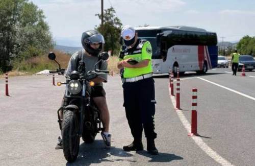 Bozüyük’te motosiklet sürücülerine güvenli sürüş eğitimi