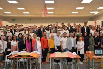 Bozüyük’Te Ortaokul Öğrencilerinden Bilim Fuarı
