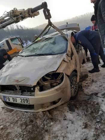 Bozüyük’Te Otomobil Devrildi; 1 Ölü, 2 Yaralı
