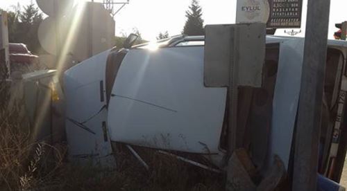 Bozüyük'te otomobil yan yattı: 2 yaralı