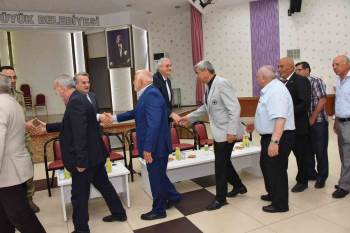 Bozüyük’Te Protokol Ve Vatandaşlar Arefe Gününde Bayramlaştı
