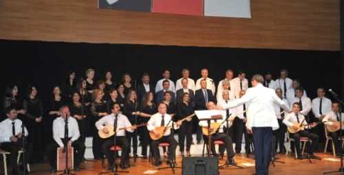 BOZÜYÜK'TE TÜRKÜ ŞÖLENİ