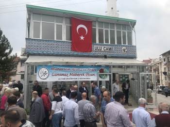 Bozüyük Ulu Cami’De Aşure İkramı
