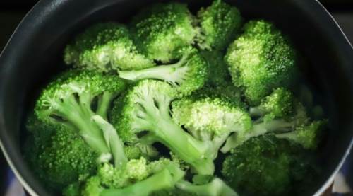 Brokoli, Lahana, Kara Lahana ve Brüksel Lahanası Diş Çürüklerini Yok Ediyor!