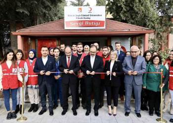 Bşeü’De ‘Sevgi Butiği’ Açıldı
