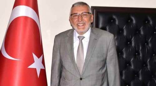 Bu başkana madalya takın