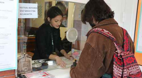 Bu da 'askıda sinema bileti' uygulaması