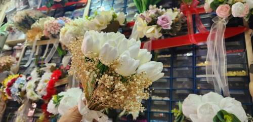 Bu ekonomide gelin çiçeği atmak da hayal oldu...