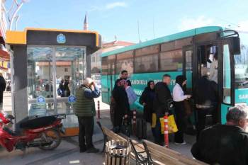 Bu İlçede Otobüsler Sıcacık Bir Ortamda Bekleniyor
