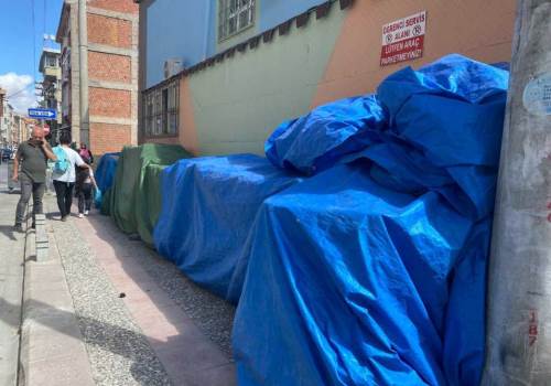 Bu kadarına da pes! Eskişehir'de okul duvarı işgal altında