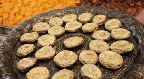 Bu kayısıyı gören şaşıp kalıyor: Kilosu 10 bin TL!