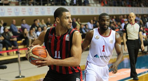 Bu kez sahneye Ayres çıktı