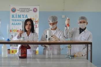 Bu Okul Dezenfektan Üretiminden Bir Yılda 2 Milyon 657 Bin Tl Ciro Yaptı
