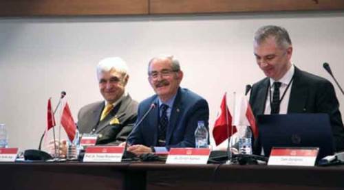 Bu onurdan onur duyduk