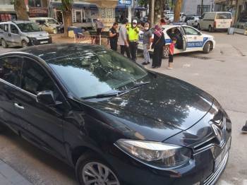 Bu Sefer Çocuk Arabaya Çarptı
